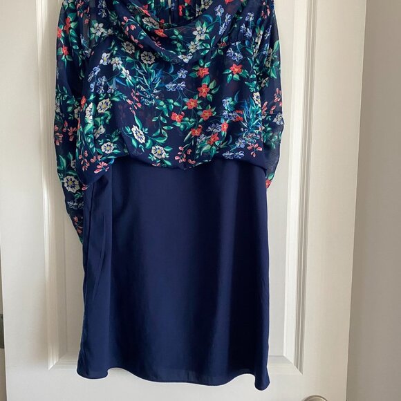 ROSE & OLIVE SUMMER LIGHTWEIGHT BLUE FLORAL A-STYLE SWING DRESS SIZE M - Picture 8 of 10